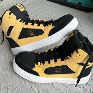 Volcom Men's Black and Yellow High-Top Composite Toe Sneaker Boots